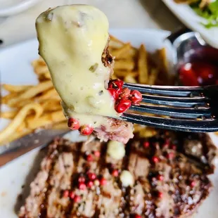 Excellent steak with bearnaise &amp; pink peppercorn sauce. Excellent Pommes Frites. My fave. :)...