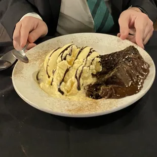 Tourão Chocolate Cake with Ice Cream