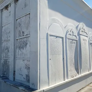 St Louis Cemetery #3
 (Tours by Isabelle | October 2022 | Guide: Steve)