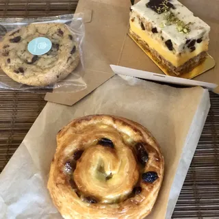 Pain Aux Raisin