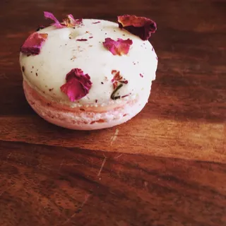 Rose Macaron GF