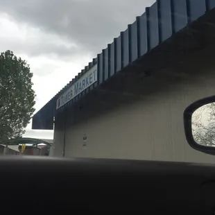 a view of the roof of a building