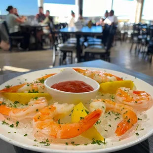 Cocktail shrimp was juicy and very fresh (08/22)