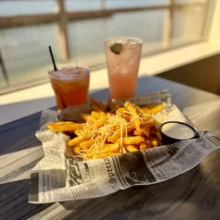 Truffle fries, Whiskey Smash, Paloma