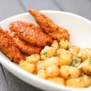 Chicken Tenders Plate with Tater Tots