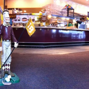 Mini golf while you wait!