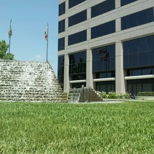 get your food and eat by the fountain :)