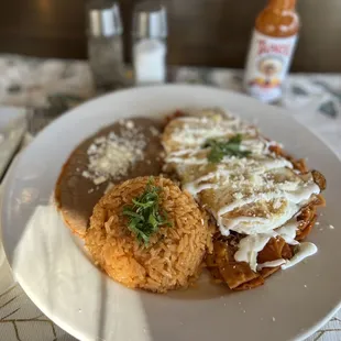 Chilaquiles rojos