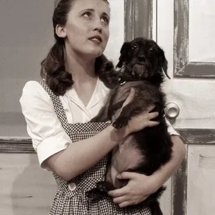 Sarah DeYong, as Dorothy in Town &amp; Gown&apos;s 2007 production of &quot;The Wizard of Oz&quot;