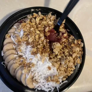 Frozen solid acai bowl minus the peanut butter and chocolate drizzle I paid extra for.  Never again.