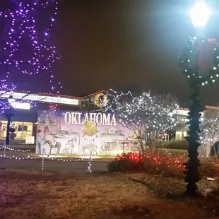 Town Center Plaza:  Market Area:  Christmas Decorations