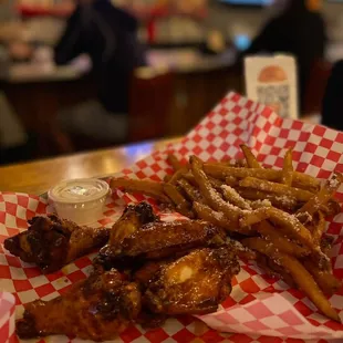 Wings &amp; fries