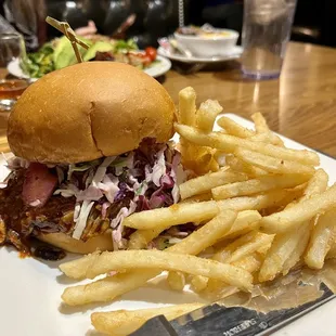 Pulled Pork sandwich (how do you get the first bite!)