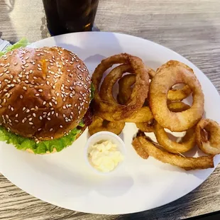 Chicken sandwich with onion rings