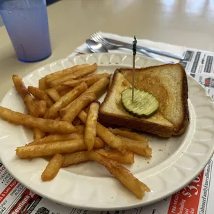 Grilled Cheese &amp; Fries