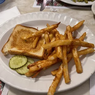 Grilled Cheese &amp; Fries