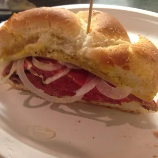 a sandwich on a plate