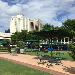 Bean bag toss, plenty of shade and lounge chairs