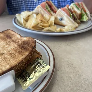 BLT was perfection. Very fresh and not soggy.