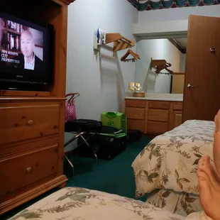 Roomy kinda sated but clean and good size room for the price.