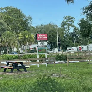 How many pizza places do you know that have their own garden? So cool!