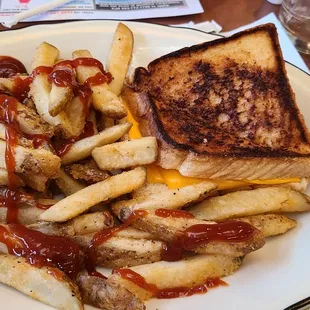 Grilled cheese and fries