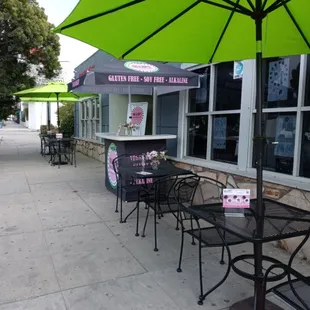 TOY &amp; JUDY&apos;S EXTERIOR