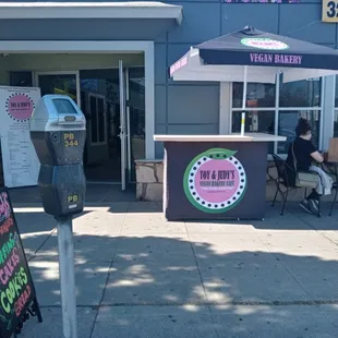 TOY &amp; JUDY&apos;S Vegan Bakery Café 
Doing our part to heal the bodies of
Our community, spread love, and 
radiate good vibes
