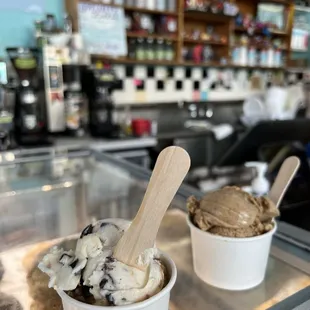 ice cream and chocolate ice cream