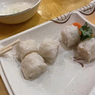 Shumai is swimming