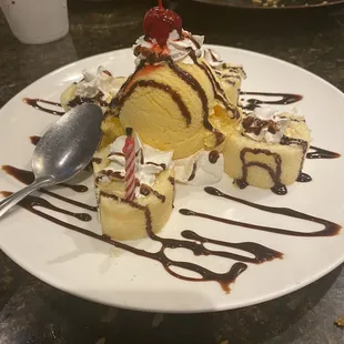 ice cream sundae