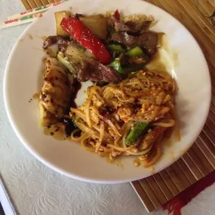 Toy's Tues/Thurs lunch buffet. Pan fried dumpling, Pad Thai w/chicken, Beef w/stir fry peppers &amp; onions. 11 - 2, $7.49.