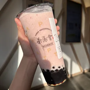 strawberry milk smoothie