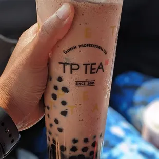 Strawberry milk tea with pearls