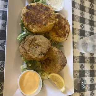 Charleston Style Crab Cakes w/ Fried Green Tomatoes