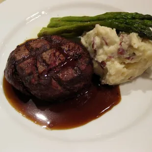 Saturday Night Chefs Special - Filet with cracked black peppercorn sauce