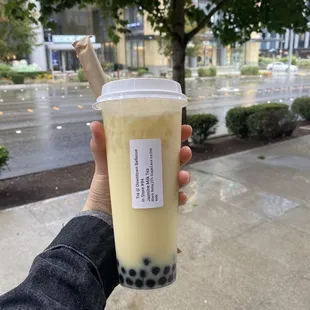 Jasmin Milk Tea with Oatmilk