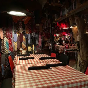 Checkered tablecloths