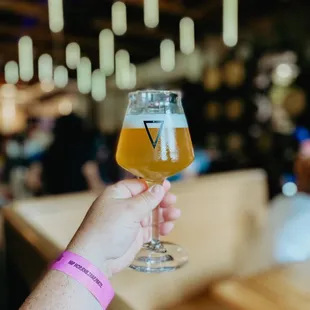 Foeder Saidon in the taproom