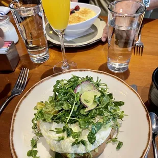 Mimosa &amp; Avocado Toast - VN