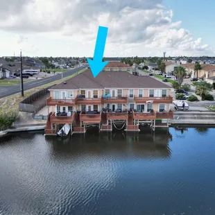 15402 Seamount Cay #102
A fantastic waterfront townhome that allows short term rentals!