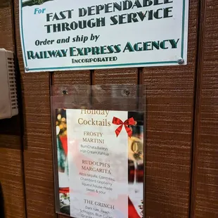 a sign on the door of a restaurant