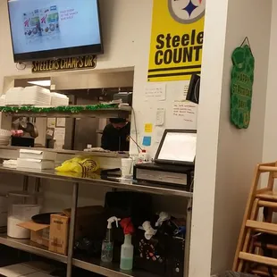 The food is absolutely outstanding when Todd is in the  kitchen. But you'll only catch up with him there at night!