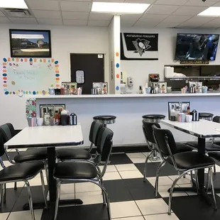 Track's End - diner atmostphere