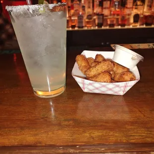 Tracks Patio Margarita and Gouda Mac and cheese bites