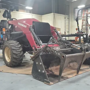 Customize your tractor with our expert mechanics and fabricators at Tractor Bobs