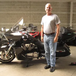 Gil and his new #Victory Cross Country. #motorcycle
