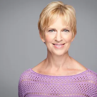 This is my business head shot by Tracy. I love it and I use it for ads, and as a graphic for workshops, etc.