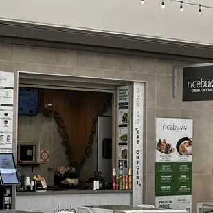 ramen and noodles, outside