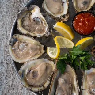 a platter of oysters